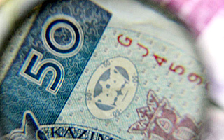 Czy banknoty są zabezpieczone przed fałszerzami?